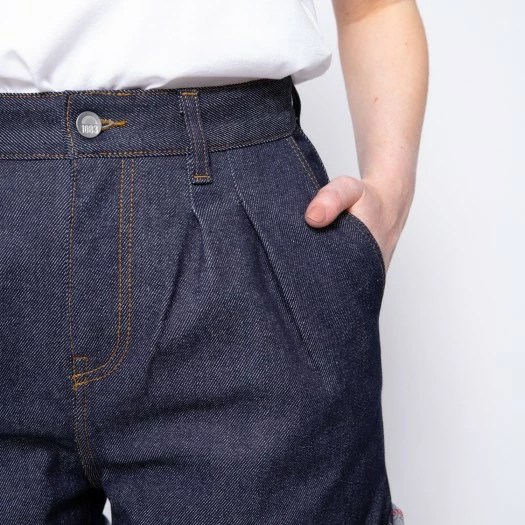 1083 SHORT AMPLE 278 PINCE Taille Haute Coton Bio Indigo Brut 4 1083 SHORT AMPLE 278 PINCE Taille Haute Coton Bio Indigo Brut – Image 4